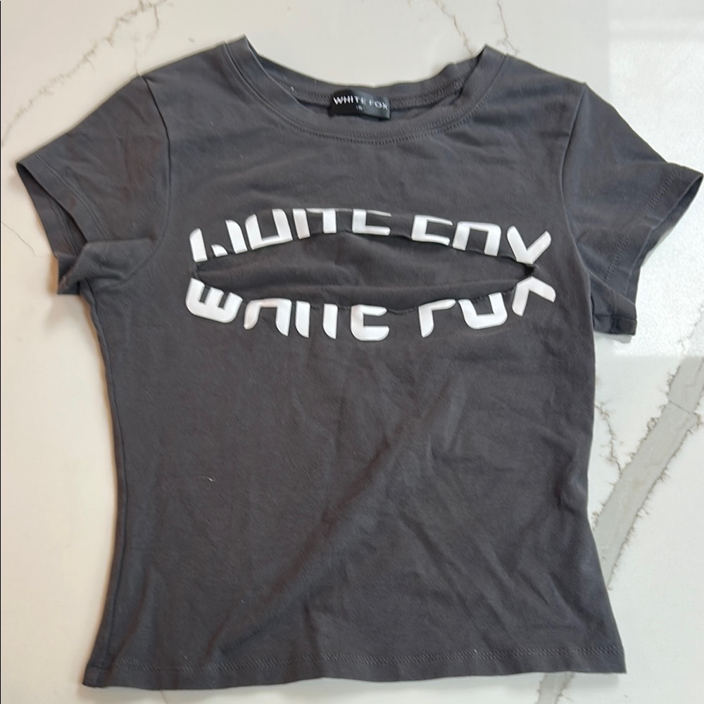 White Fox Boutique Gray Fitted Cap Sleeve T-Shirt